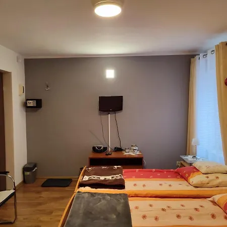 招待所 Karkonosze 普热谢卡